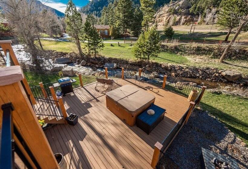 فندق 4 Seasons Inn On Fall River