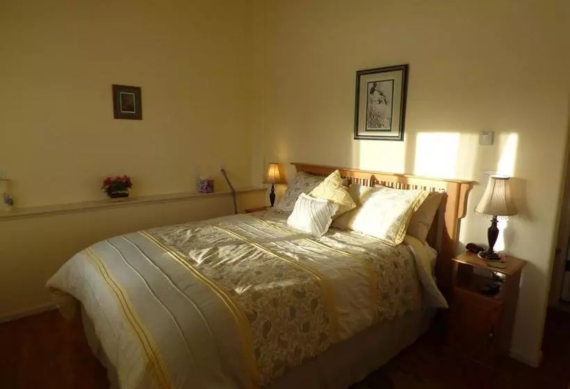Hotelli Crane's Rest B&b