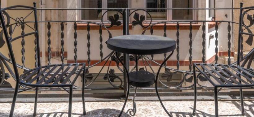 هتل El Petit Palauet