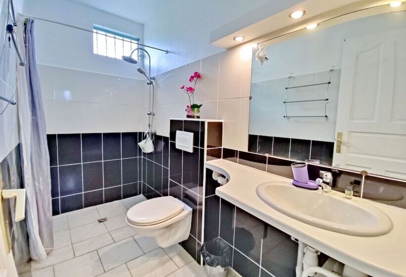 هتل Fanélie Location