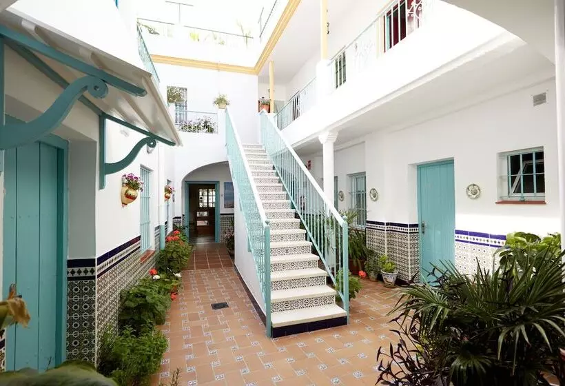 هتل Hostal Campo Nuevo