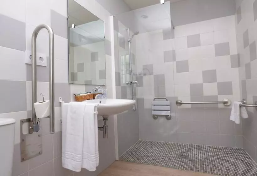 هتل Hostal Campo Nuevo