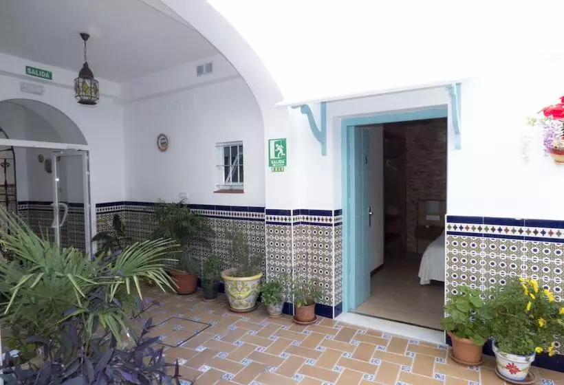 هتل Hostal Campo Nuevo