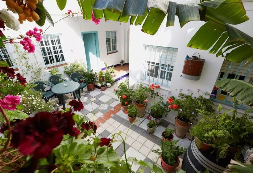 هتل Hostal Campo Nuevo