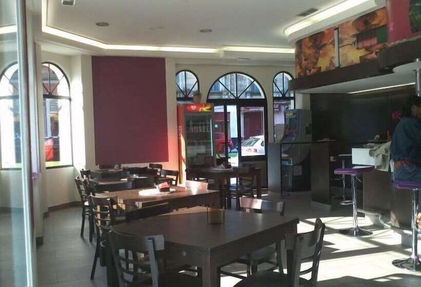 호텔 Hostal Socaire