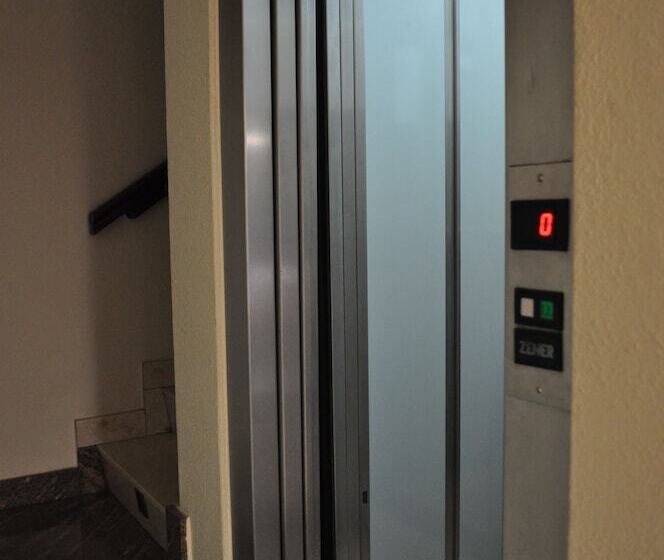 호텔 Hostal Socaire