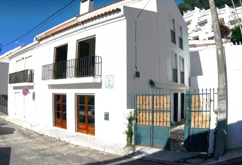 Hotelli Lá Em Cima