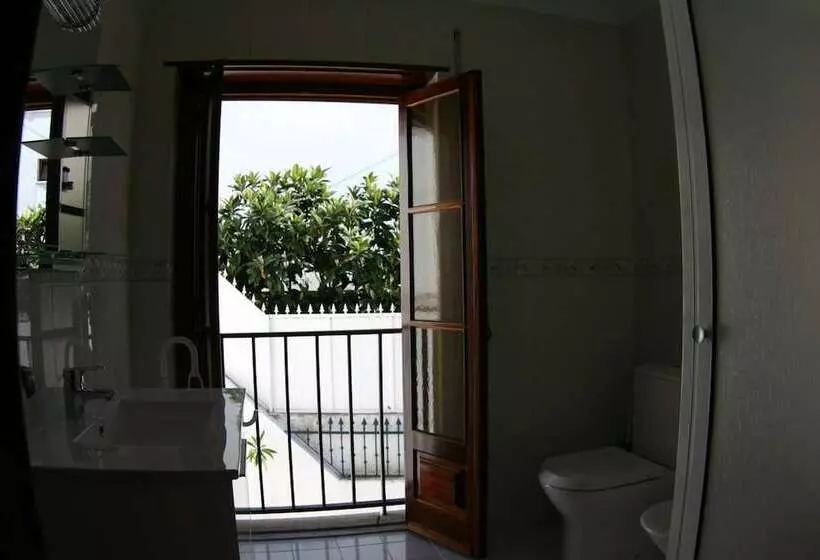 Hotelli Lá Em Cima