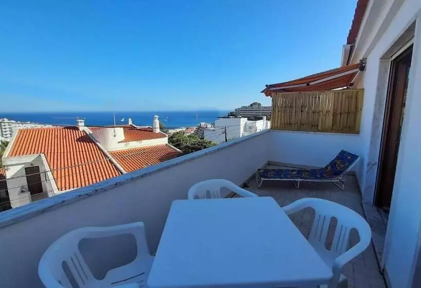 Hotelli Lá Em Cima