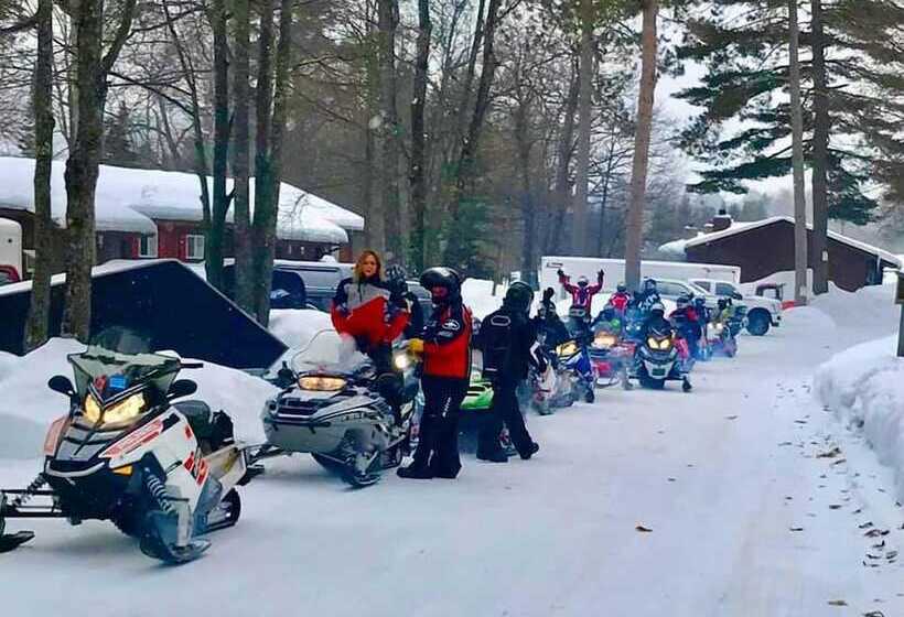 酒店 Lake Forest Resort