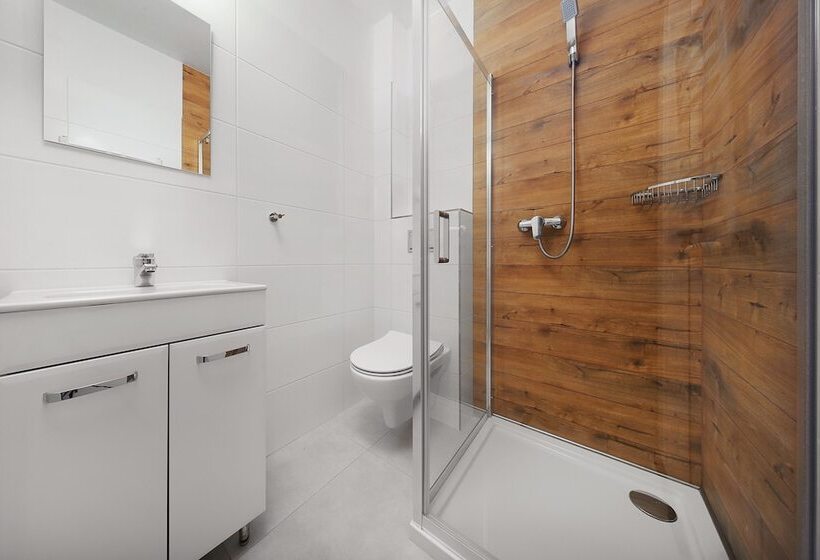 בית מלון כפרי Moon Hostel Kraków