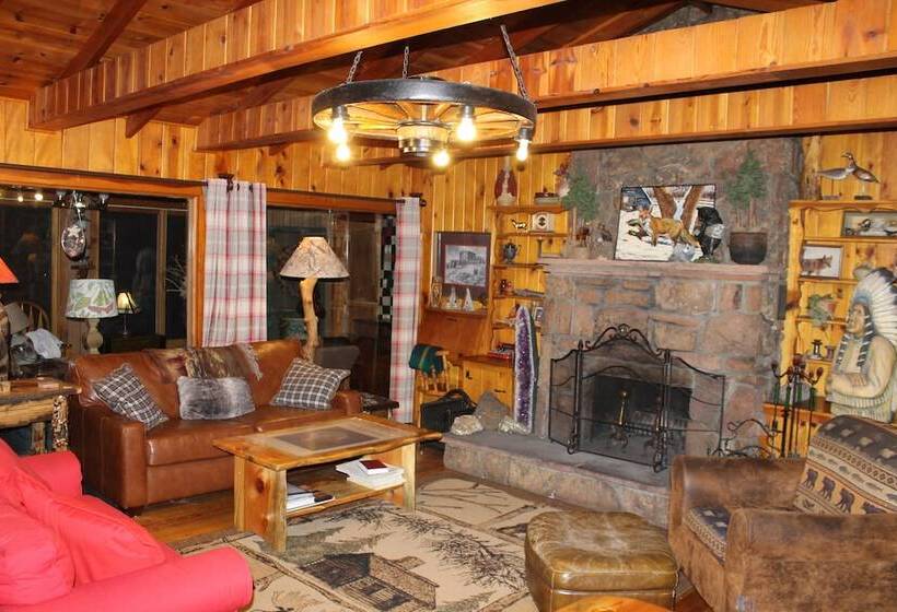 فندق Pine Haven Resort