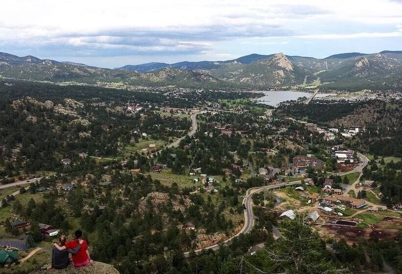 فندق Pine Haven Resort