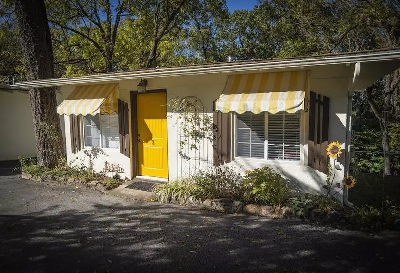 ホテル Sherwood Court Cottages & Guest Rooms
