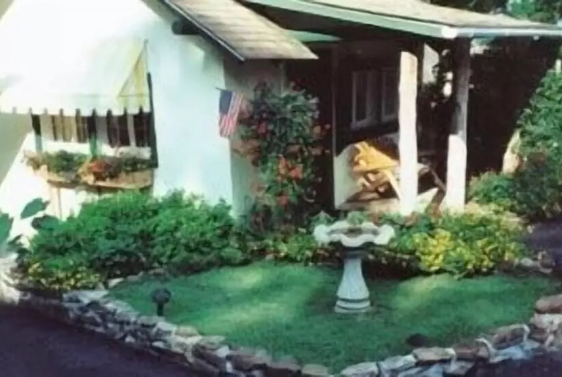 ホテル Sherwood Court Cottages & Guest Rooms