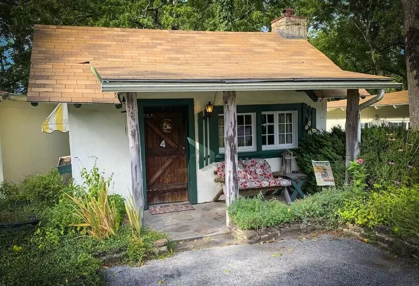 ホテル Sherwood Court Cottages & Guest Rooms