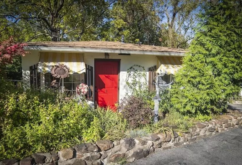 ホテル Sherwood Court Cottages & Guest Rooms