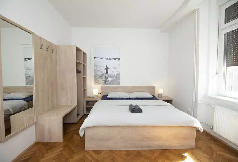هتل Viva Rooms