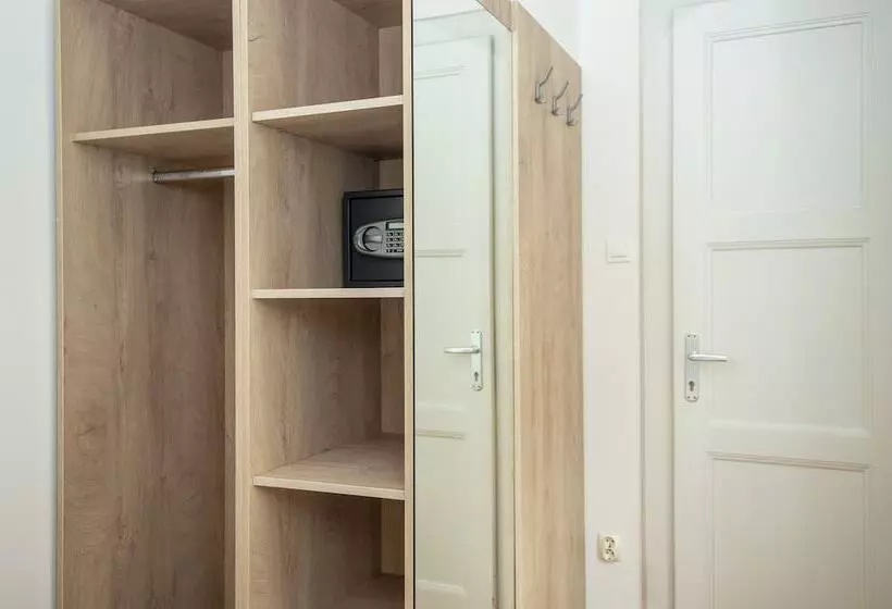 هتل Viva Rooms