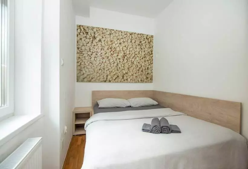 هتل Viva Rooms