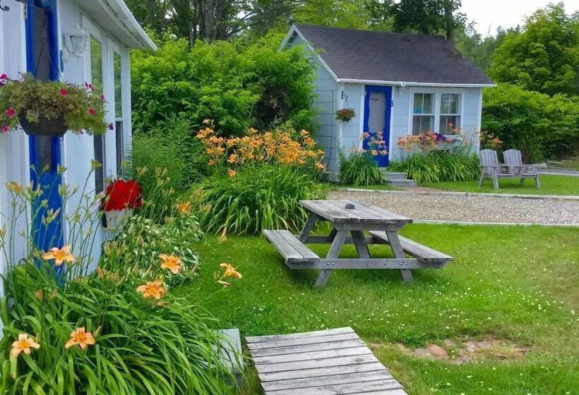 Isleview Motel And Cottages