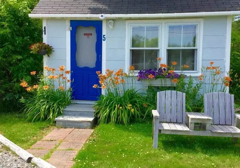 Isleview Motel And Cottages