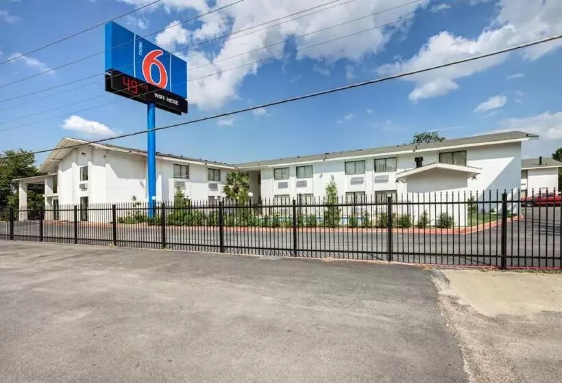 Motel 6 Dallas, Tx  South