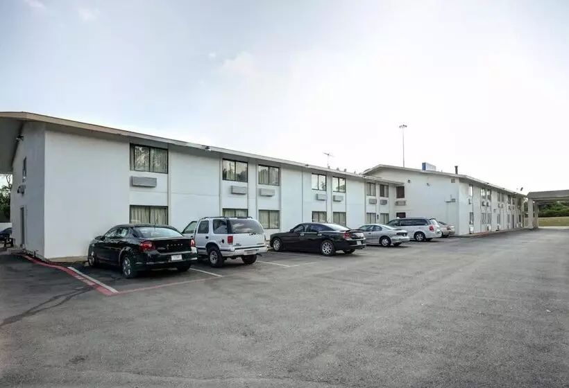 Motel 6 Dallas, Tx  South