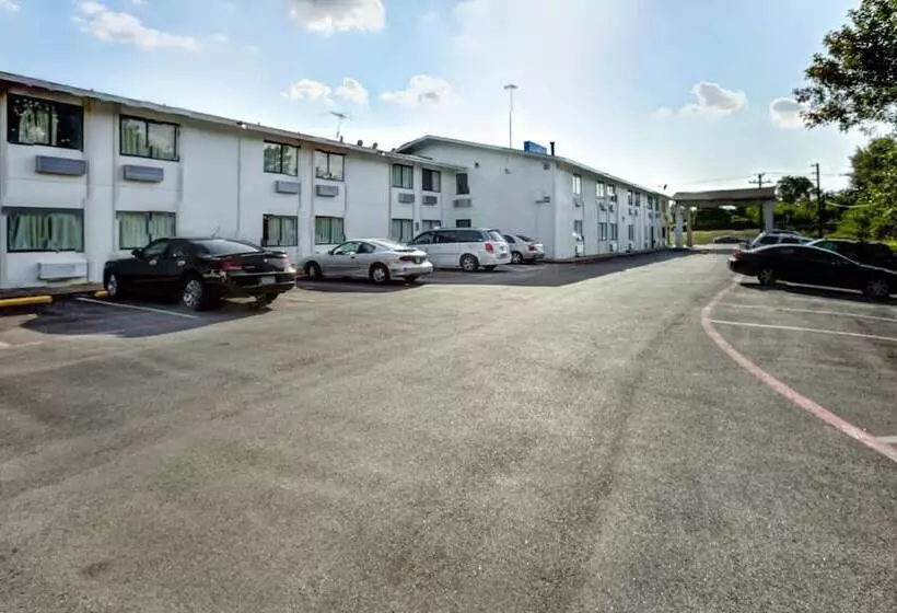 Motel 6 Dallas, Tx  South