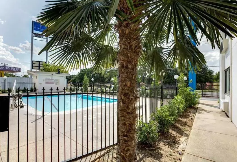 Motel 6 Dallas, Tx  South