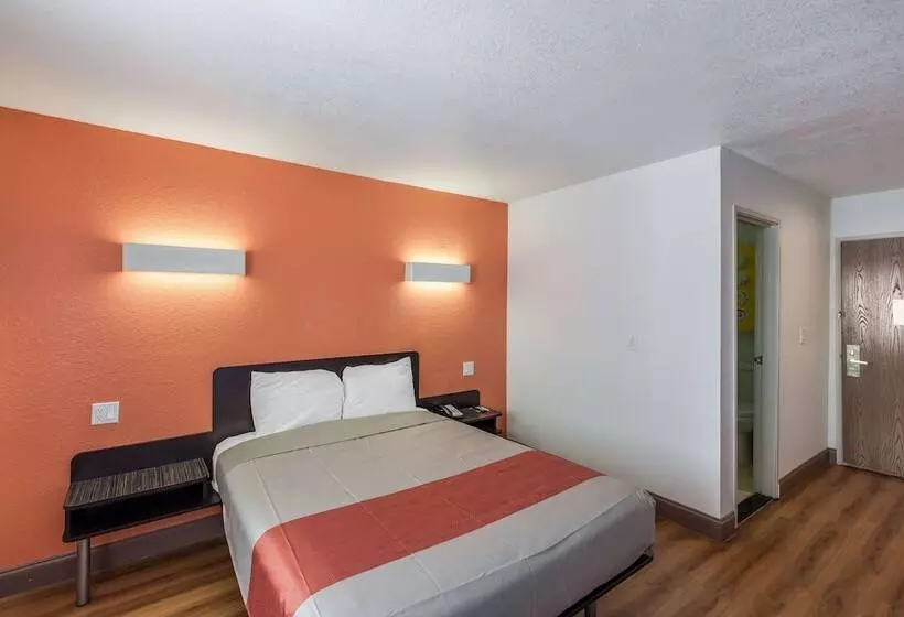 Motel 6 Dallas, Tx  South
