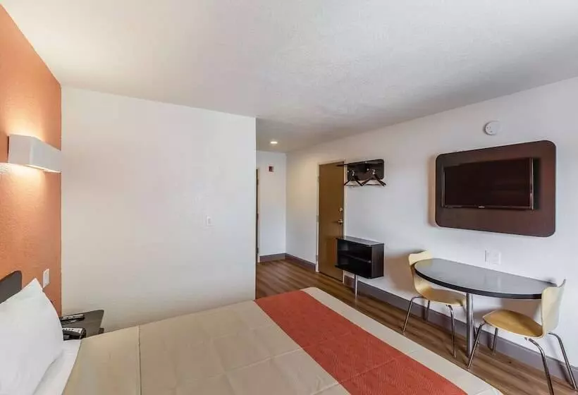 Motel 6 Dallas, Tx  South