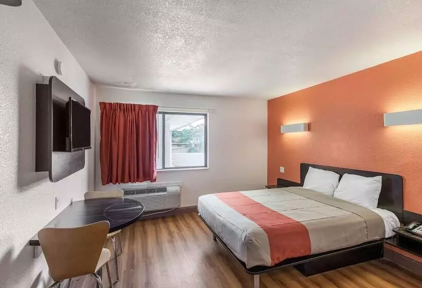Motel 6 Dallas, Tx  South