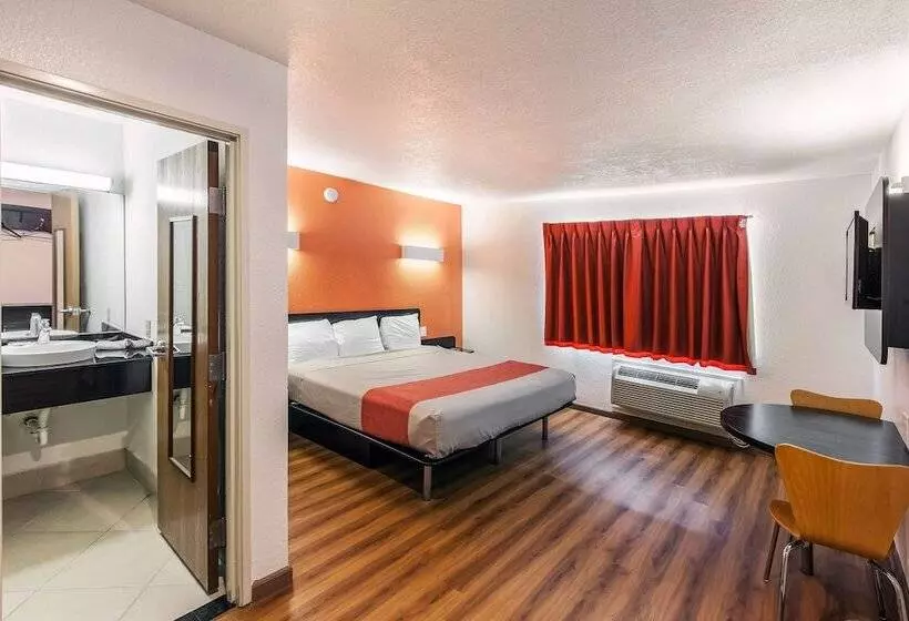 Motel 6 Dallas, Tx  South