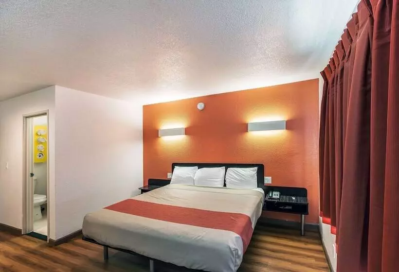 Motel 6 Dallas, Tx  South