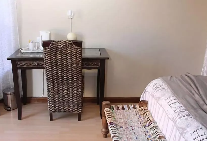 ペンション Airport Bed And Breakfast