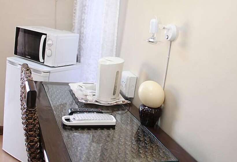 بنسيون Airport Bed And Breakfast