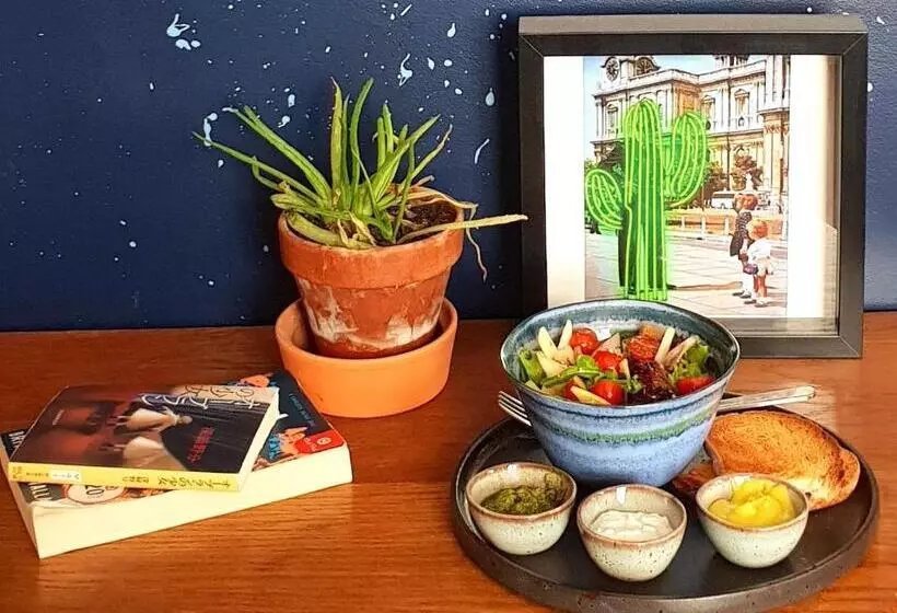 Supernova Hostel & Café