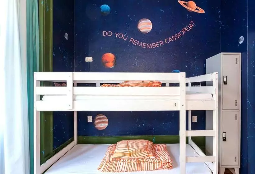 Supernova Hostel & Café