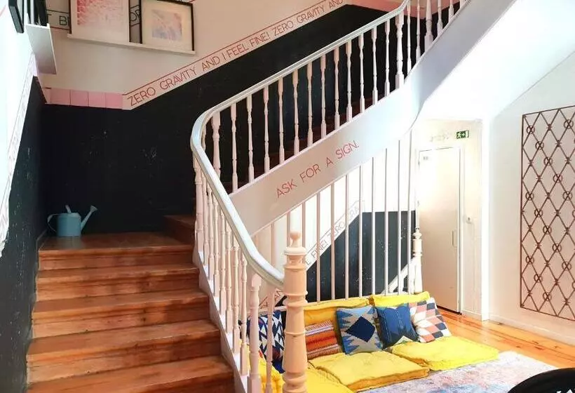 Supernova Hostel & Café