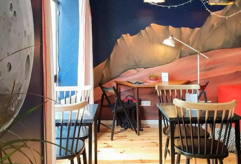 Supernova Hostel & Café