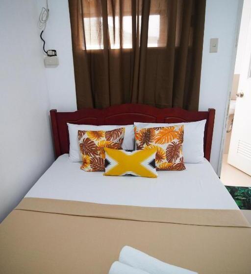 تختخواب و صبحانه Amparo S Tourist Inn   Coron