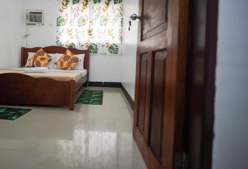 تختخواب و صبحانه Amparo S Tourist Inn   Coron