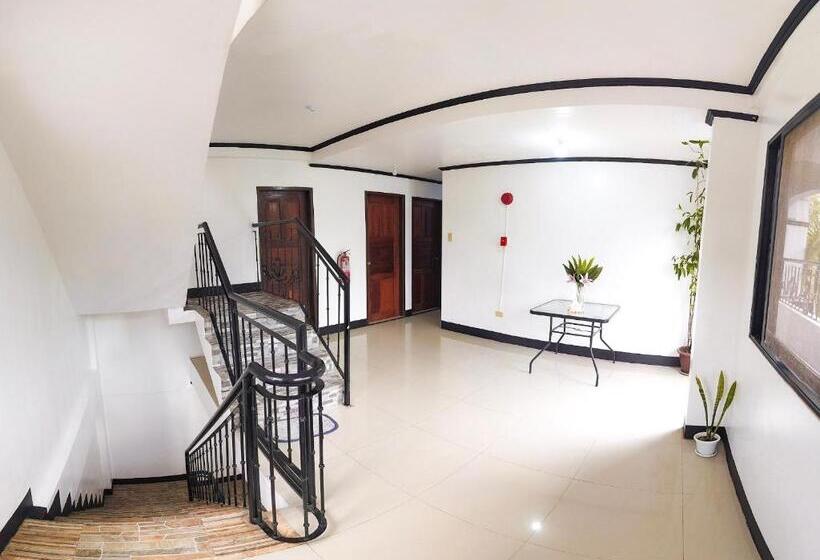 تختخواب و صبحانه Amparo S Tourist Inn   Coron