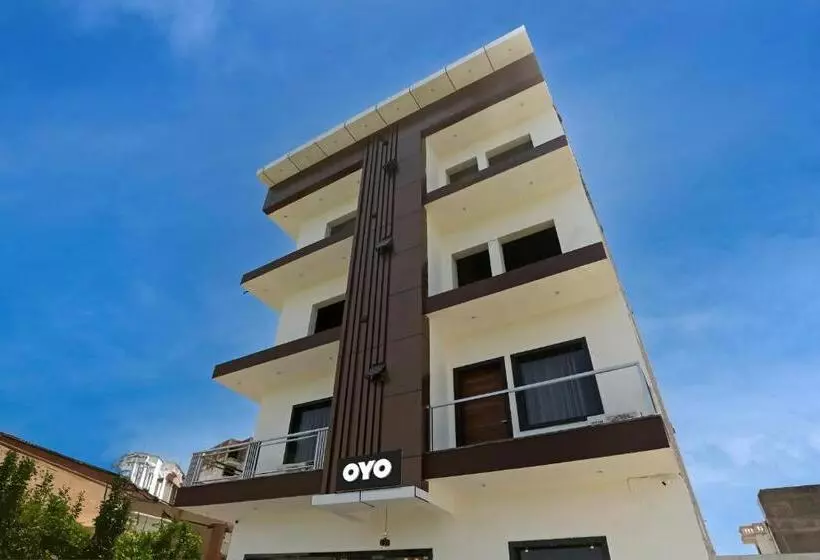 Collection O Hotel Melrose