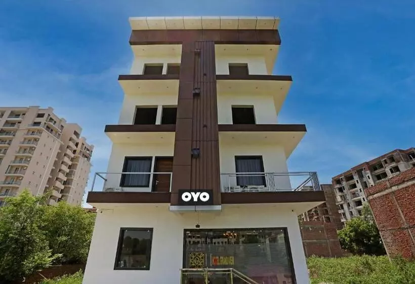 Collection O Hotel Melrose