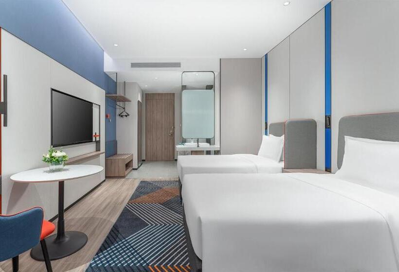 בית מלון כפרי Holiday Inn Express Yinchuan Yuehai