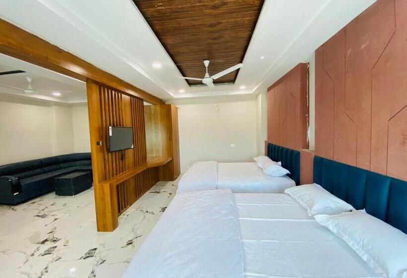 ホテル Kardhar Inn