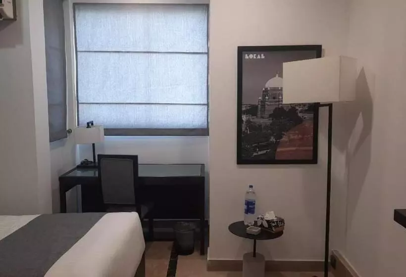 هتل Lokal Rooms X Multan