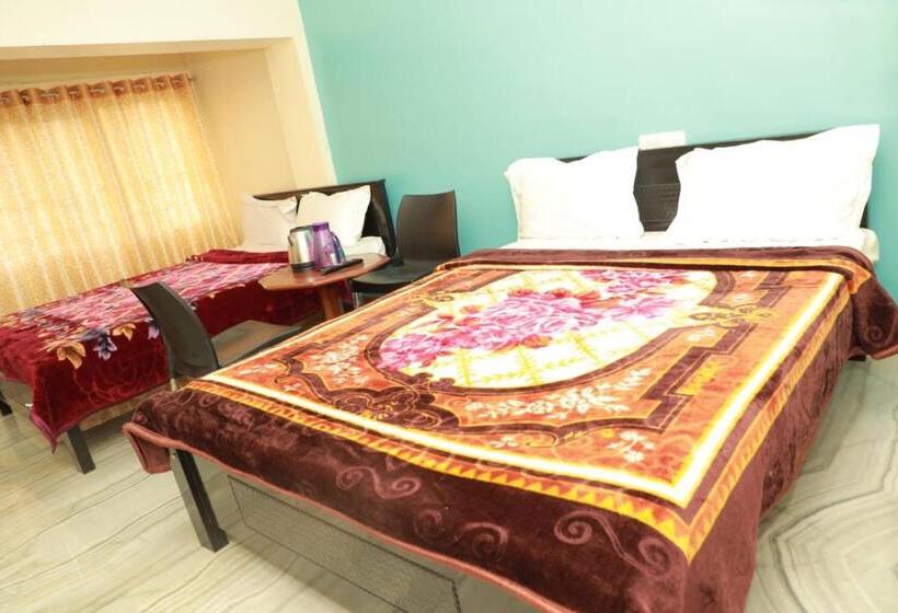 Hotel Rimsha Residency
